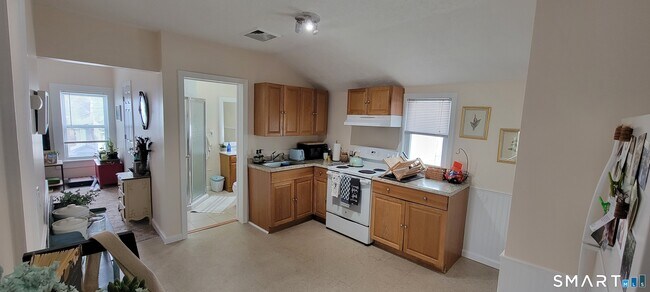 Photo - 518 Midland St