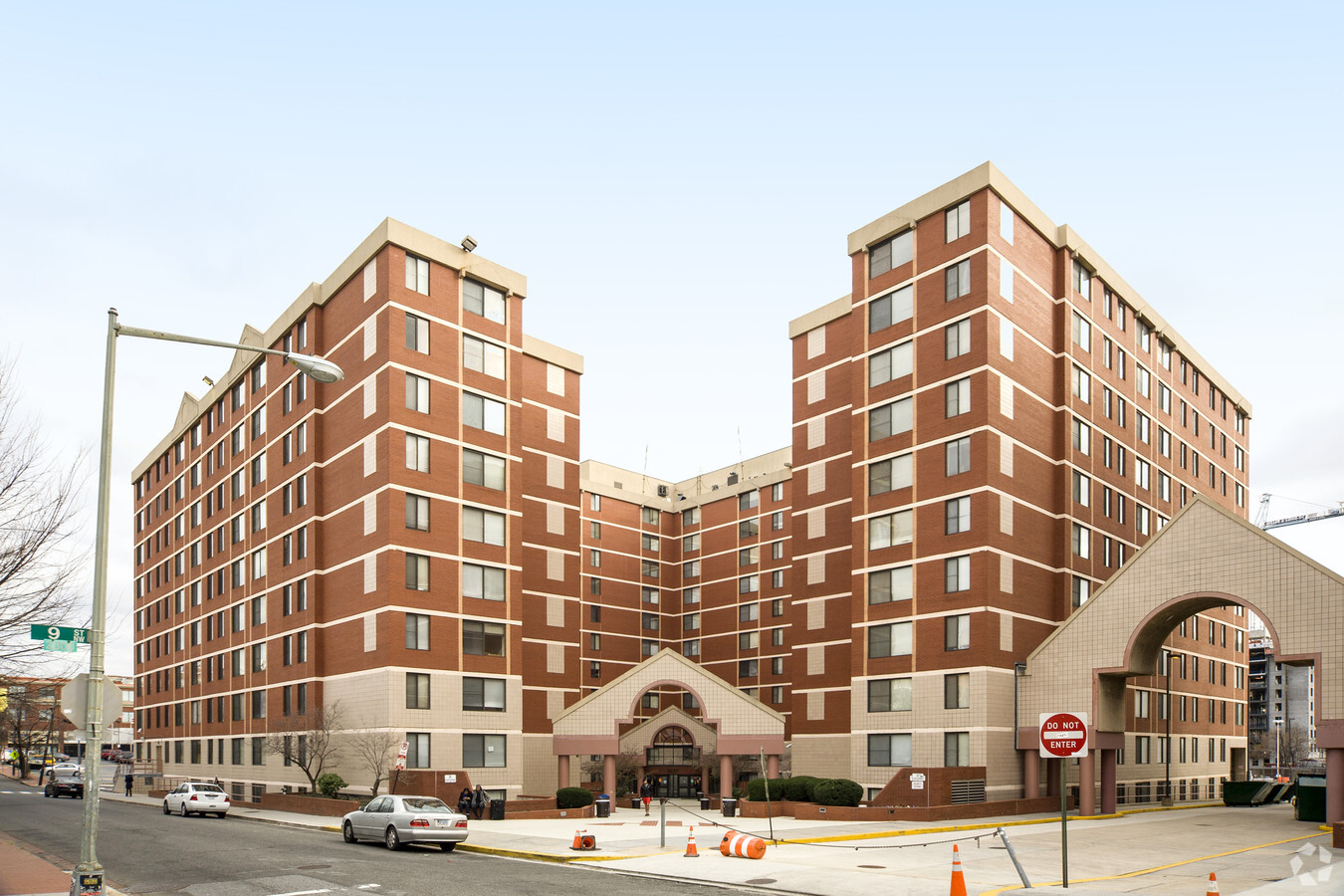 Photo - Howard Plaza Towers Apartments