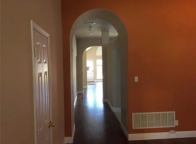 Photo - 2525 Persimmon Dr