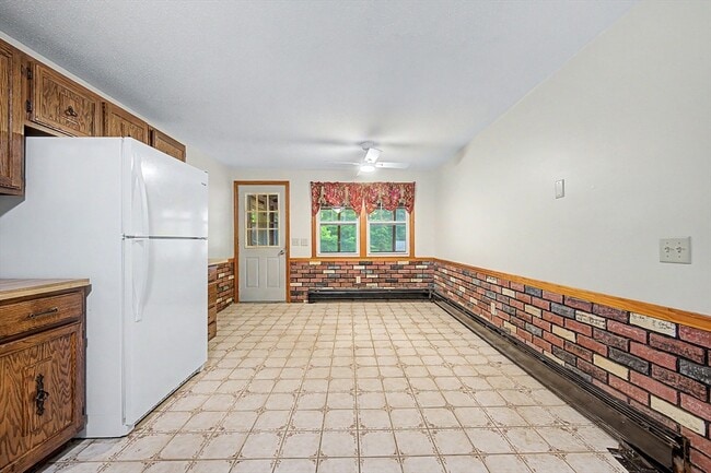 Photo - 270 Wood St