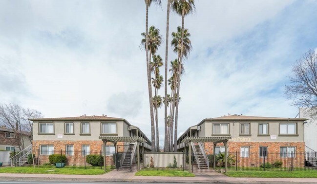 Photo - The Palms Apartments