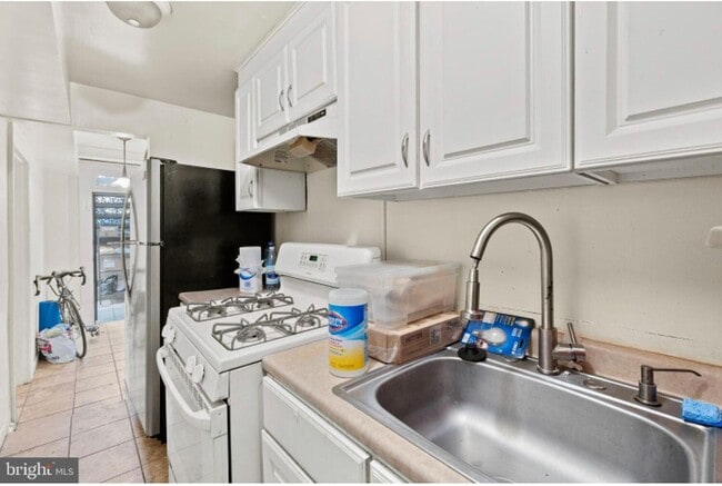 Photo - Modern Capitol Hill Location Basement Unit with 1 Bedroom, 1 Bathroom, Private Patio