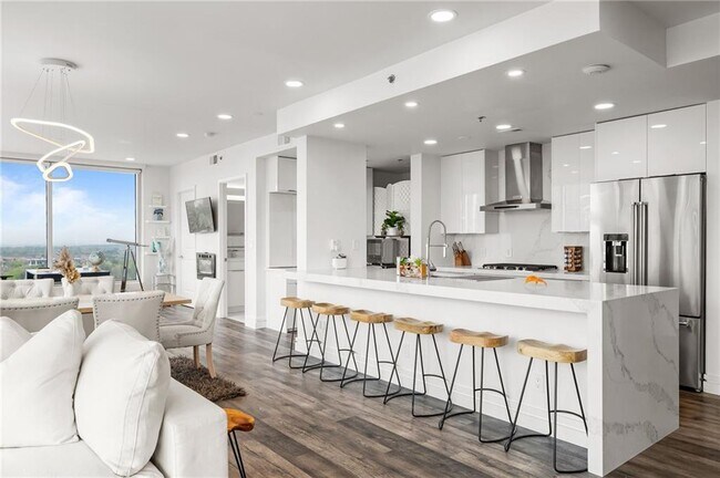 3338 Peachtree Rd NE Unit 2207