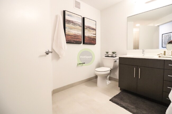 Photo - 1300 Michigan Ave