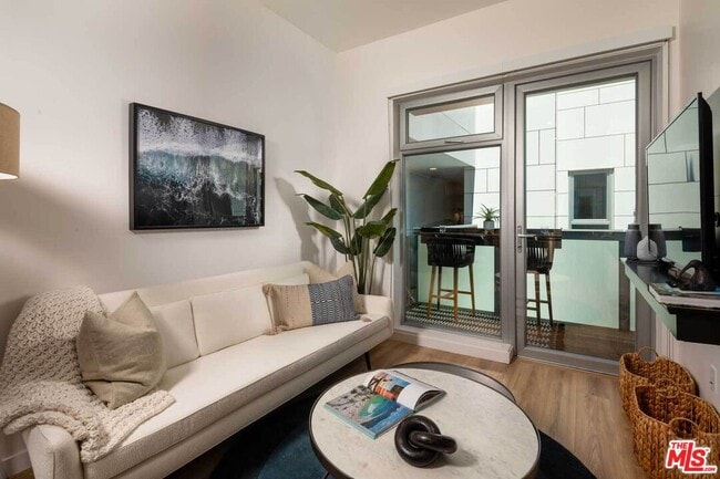 Photo - 3223 Wilshire Blvd Unit 306