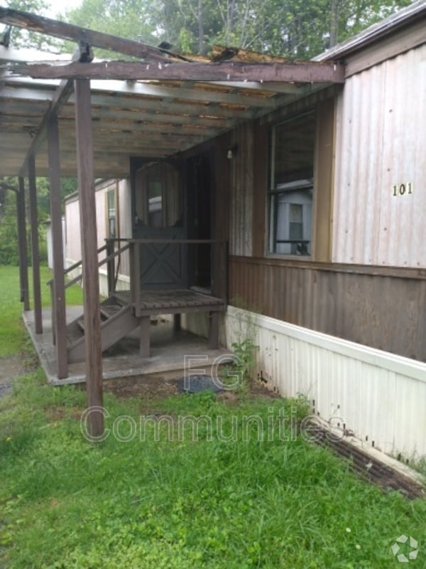 Building Photo - 101 Tuckaway Ln Rental
