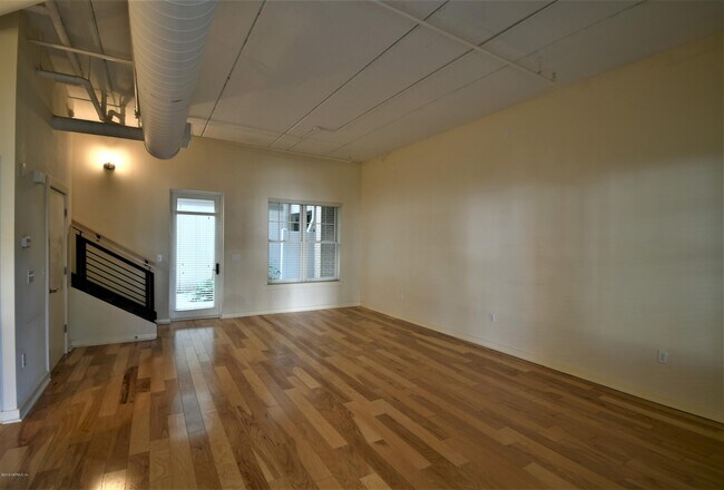 Photo - 1661 Riverside Ave Unit 121