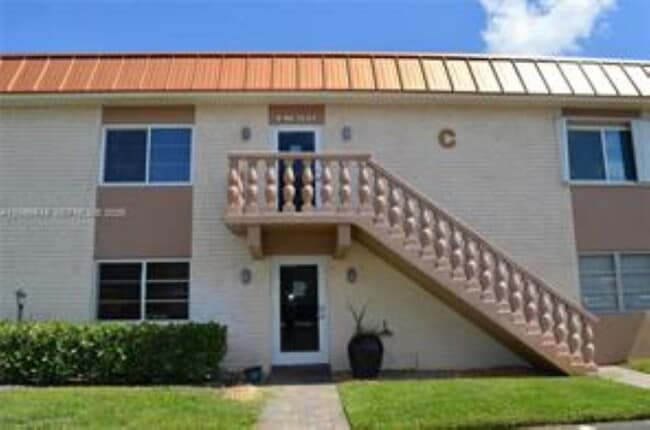 Building Photo - 9 NE 19th Ct Unit 204C
