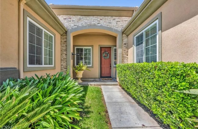 Photo - 1685 Rose Ave