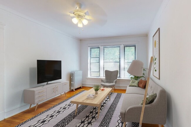 Dining/Living room - 5339-5345 S. Woodlawn Avenue Apartments