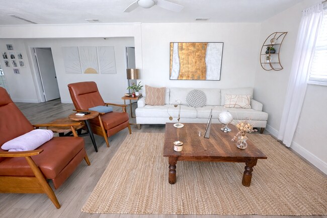 Photo - 2563 S Peninsula Dr