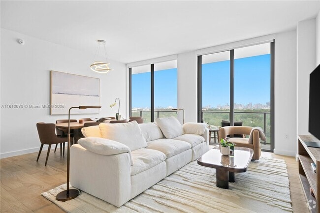 Building Photo - 2678 Tigertail Ave Unit 1002B Rental