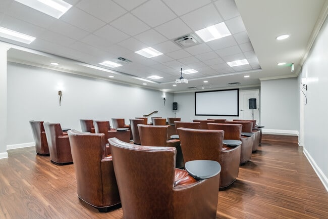 Photo - Holbrook Acworth - Active Senior