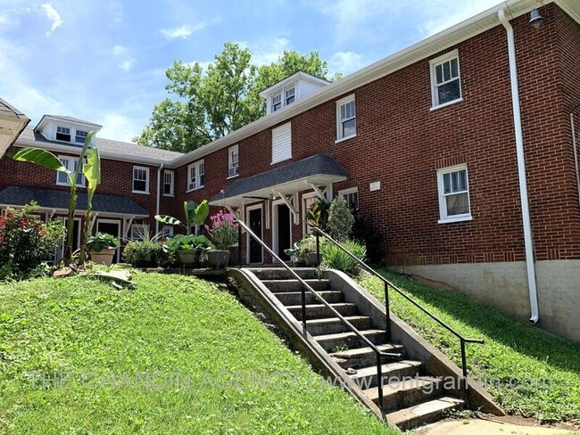 Photo - 1624 Chapman Ave SW