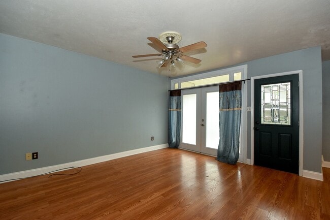 Photo - NICE 2 BEDROOM 1.5 BATH CONDO IN GREENWAY PLAZA