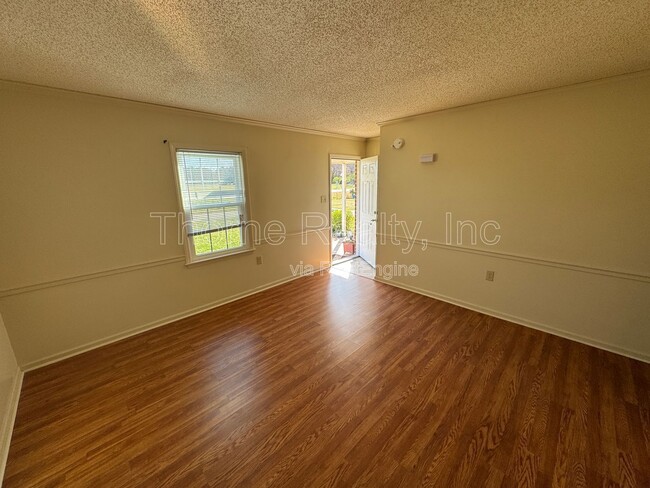 Photo - 312 Sharpe Rd