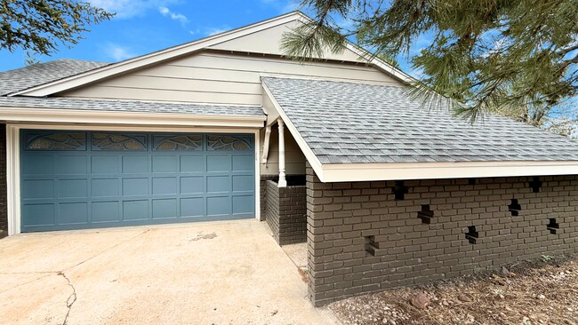 Photo - Stylish 3-Bedroom Remodel with Two Firepla...
