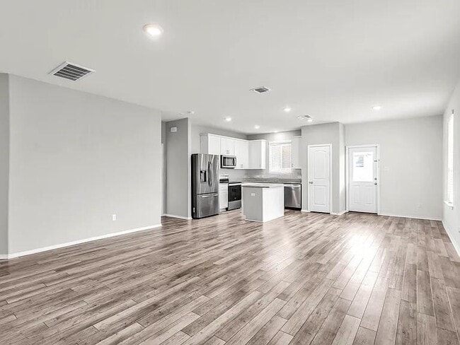 Photo - 156 Janice Rd