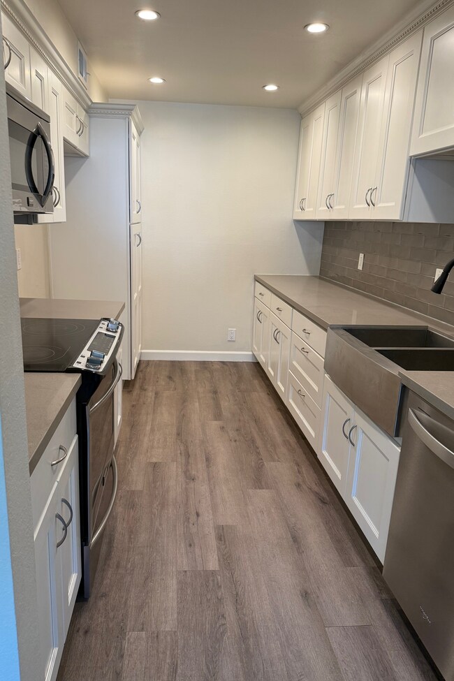 Photo - 23671 Park Capri Unidad 46 Rental