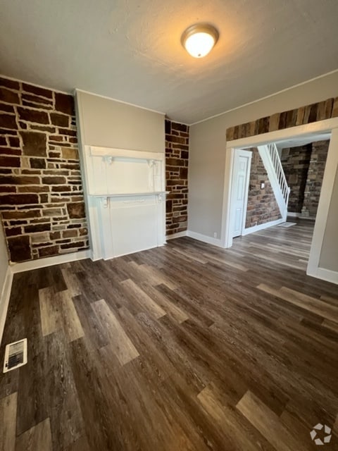 Building Photo - 622 Stewart Ave Rental