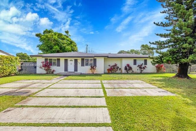 Building Photo - 6191 SW 62nd Pl Rental
