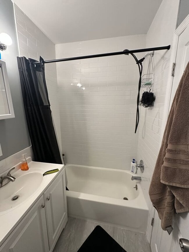 Photo - 118 Sunbury St Unit 1B