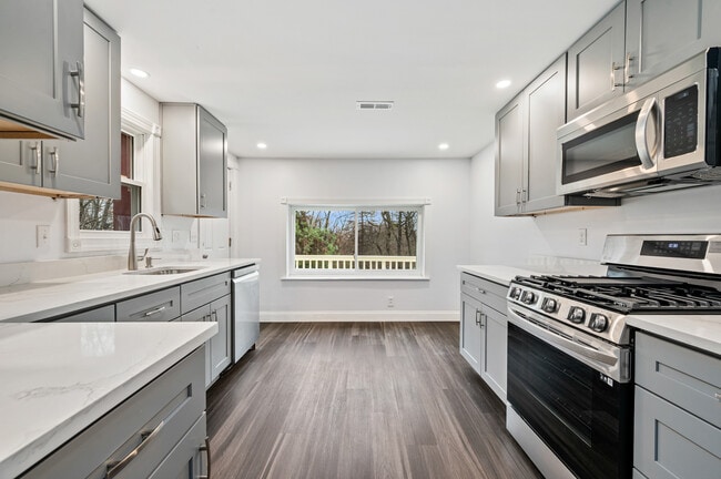 Photo - 318 Laurel St Unit 2