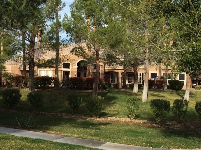 Building Photo - A Fantastic and Super Clean 1 Bedroom, 1 Bathroom upstairs Unit 2082