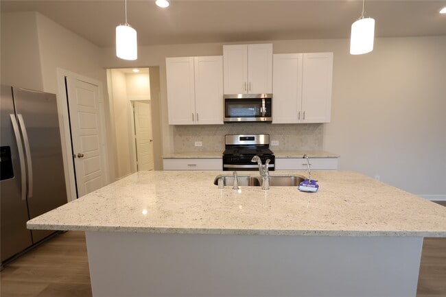 Photo - 6686 Lahna Oak Dr