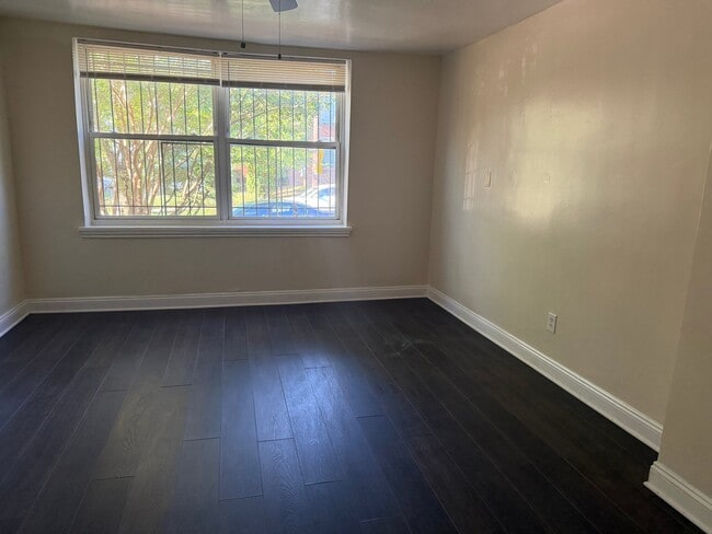 Photo - 63 Galveston Pl SW Unit 1