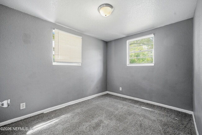 Photo - 1658 W 10th St