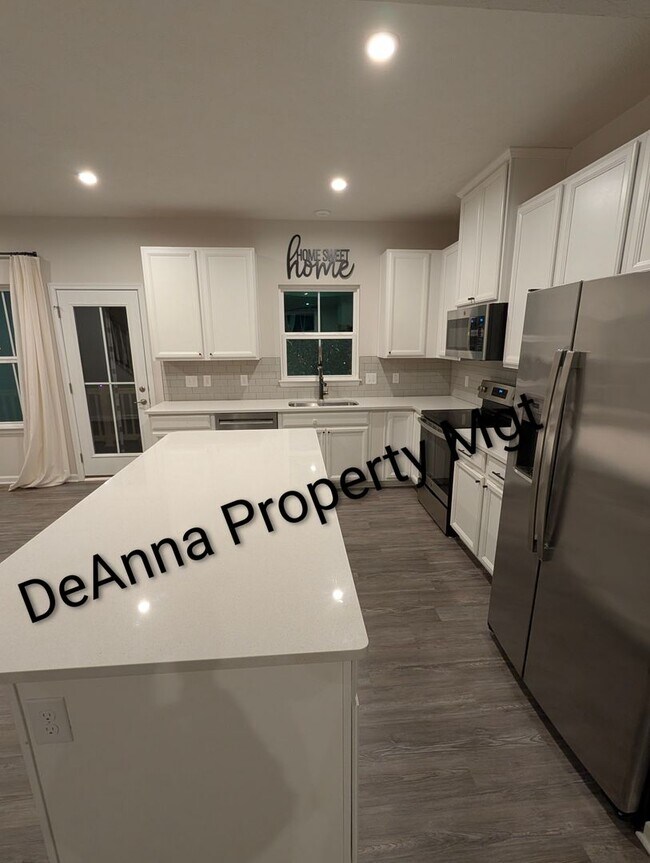 Photo - Luxury -3 bedroom Townhome. Avon, Oh.