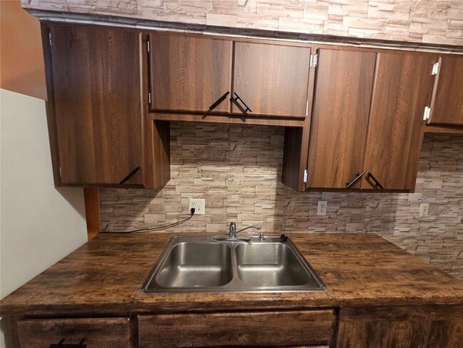 Photo - 401 SE 12th St Unit 143