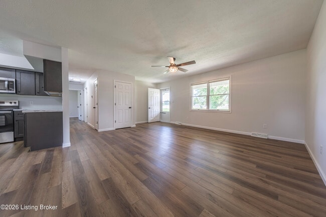 Photo - 309 E 6th St