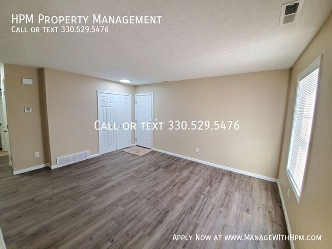 Photo - 2507 Zircon St NE