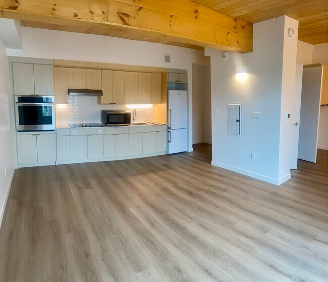 Photo - 154 Broadway Unidad 310