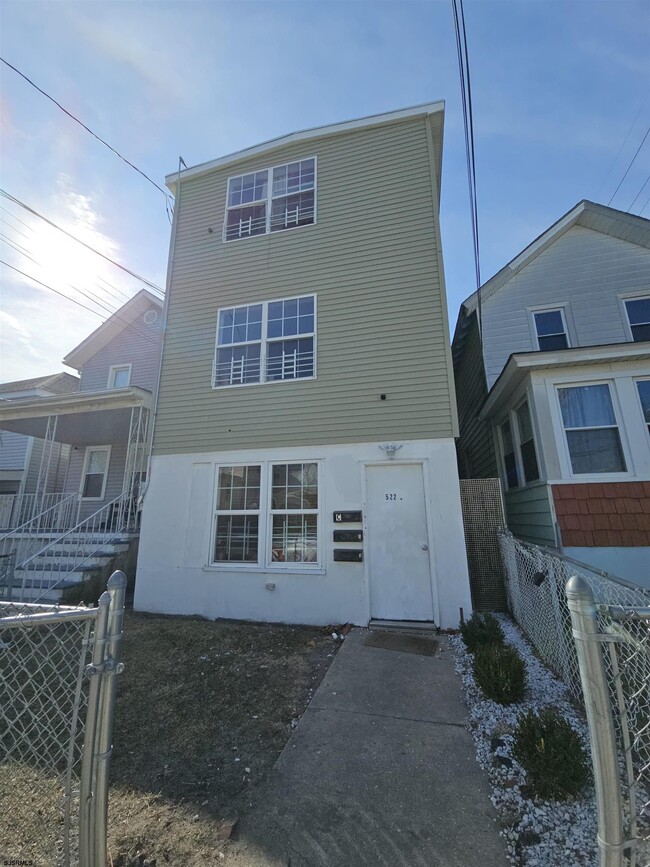 Building Photo - 522 N Indiana Ave Unit 1 Rental