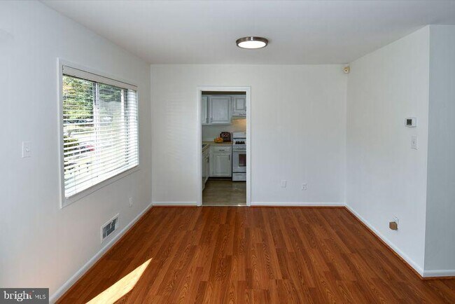 Photo - 10637 Montrose Ave Unit 204
