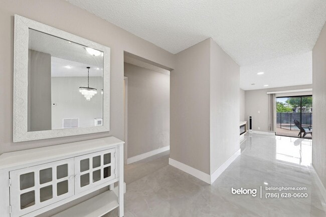 Photo - 9460 NW 16th St