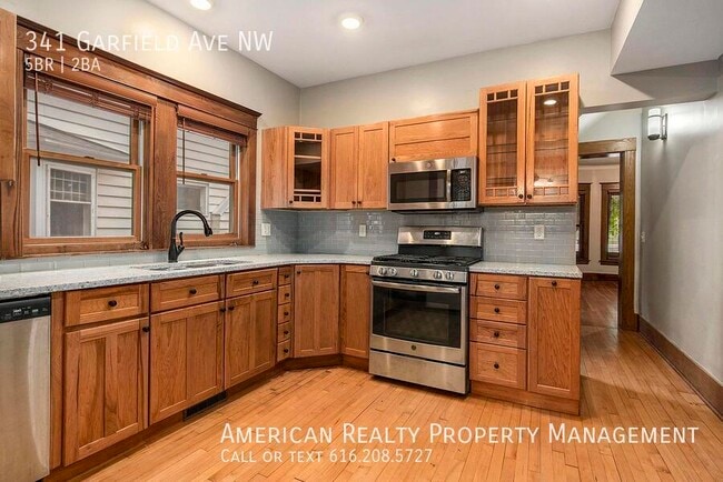 Photo - 341 Garfield Ave NW