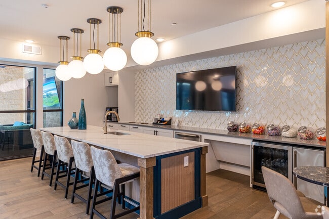 Building Photo - Maple + Denton