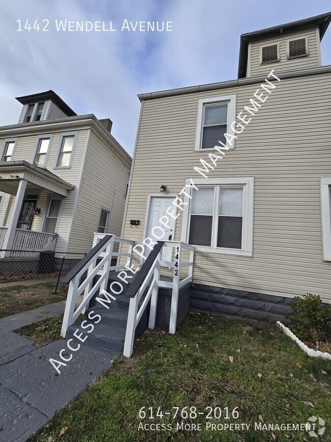 Building Photo - Beautiful Remodeled Townhome