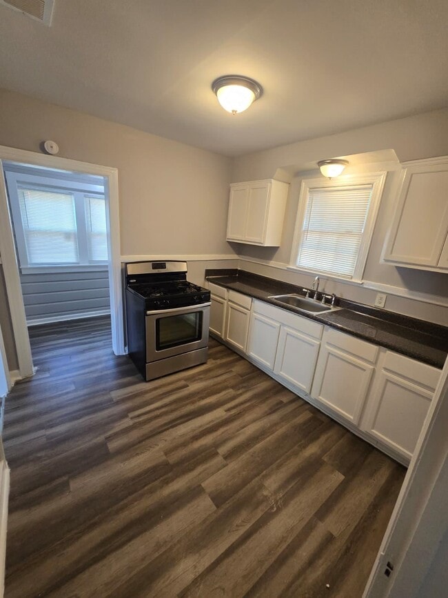 Building Photo - 3083 Crump Ave Rental