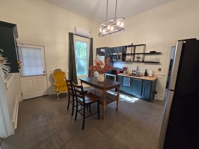 Photo - Highland Oasis Gardens Unit B