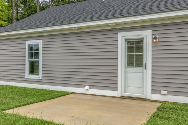 Photo - 2713 Buckingham Rd NW