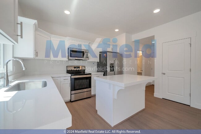 Photo - End Unit - 3BD 2.5 BA 2GA - Modern Living