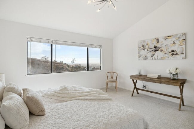 Photo - Seaview Hills Condo in Midtown Ventura