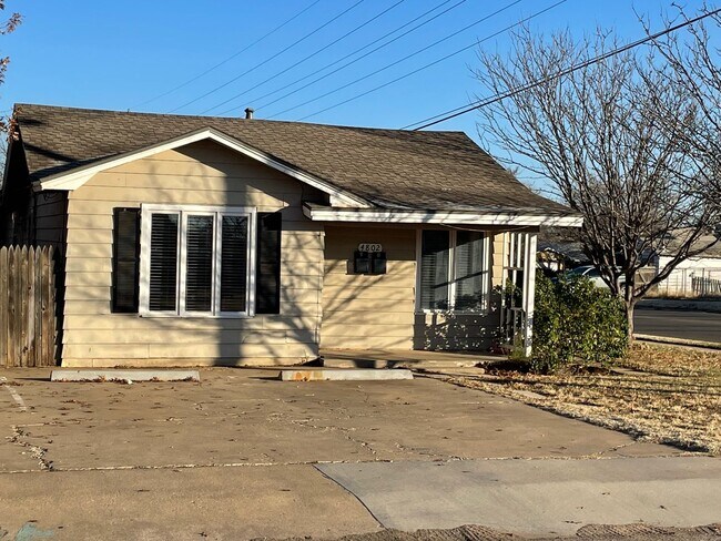 Photo - 4802 39th St