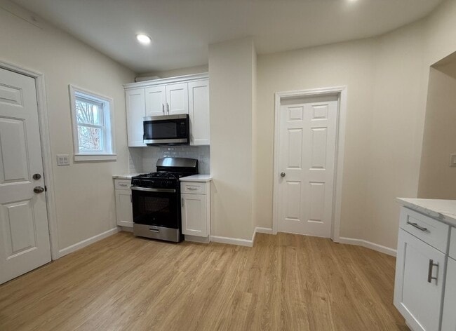 Kitchen - 356 Carnegie Pl Unit 1