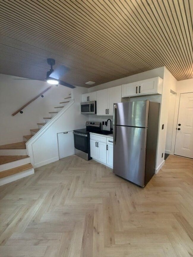 Photo - Renovated One Bedroom Stand Alone Apartment Unidad 512A